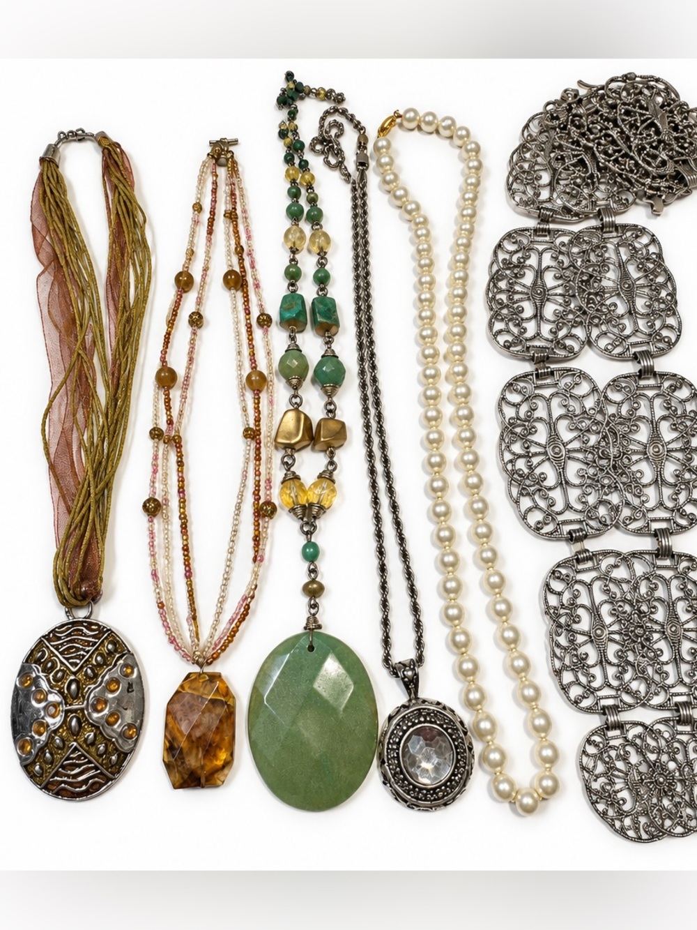 Vintage Assorted Women’s Fashion Necklace belt lot – Green, Gold, Pearl